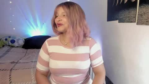 Snapshot of chloe_kisses chatting on May 2026 11:37:01 AM chloe_kisses online show from May 2026 11:37:01 AM