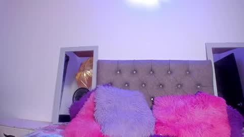 Chloe online show from March 2025 04:44:01 PM