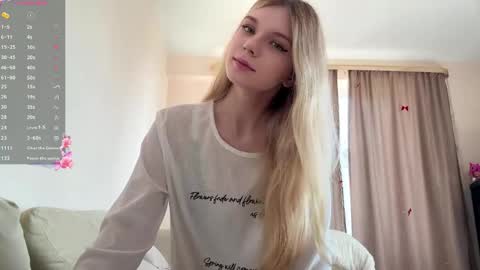 Snapshot of chloe_show chatting on June 2026 10:41:01 AM hloe online show from June 2026 10:41:01 AM