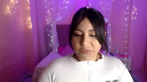 chloe_smith5 online show from September 2025 02:39:02 PM