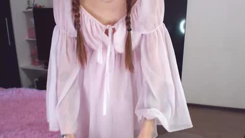 Chloe online show from September 2025 12:40:02 PM