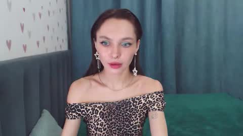 Chloe online show from October 2025 02:31:01 PM