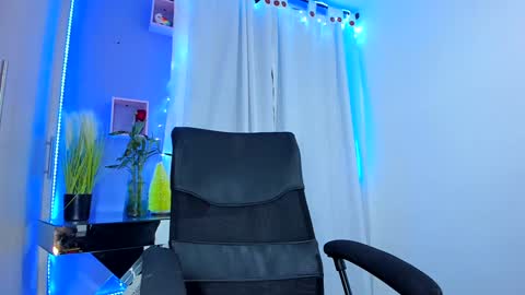 Chloe Miller  online show from December 2024 05:07:02 AM