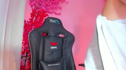 Chloe Miller  online show from December 2025 03:25:02 AM