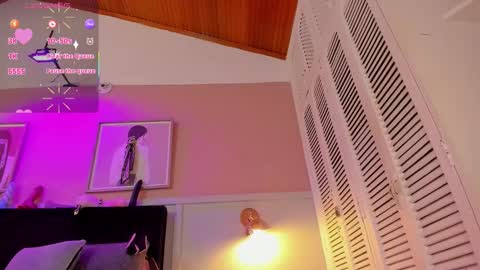   online show from October 2025 07:56:01 PM