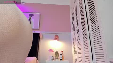   online show from October 2025 02:35:02 PM