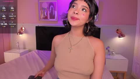 Snapshot of chloe_watson_ chatting on June 2026 08:14:02 PM online show from June 2026 08:14:02 PM