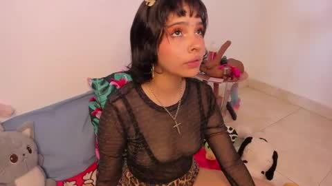 Snapshot of chloe_watson_ chatting on June 2026 05:17:02 PM online show from June 2026 05:17:02 PM