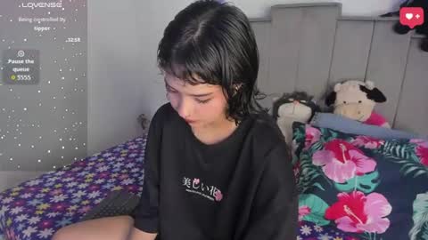 Snapshot of chloe_watson_ chatting on June 2026 07:34:01 PM online show from June 2026 07:34:01 PM
