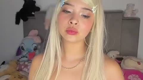 Snapshot of chloe_watson_ chatting on July 2026 03:36:01 AM online show from July 2026 03:36:01 AM