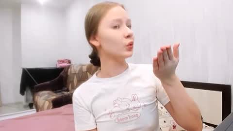 chloe wifey online show from November 2025 11:53:02 AM