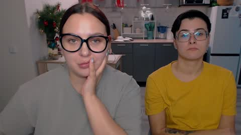 Eva and Sandra online show from December 2024 09:47:02 PM