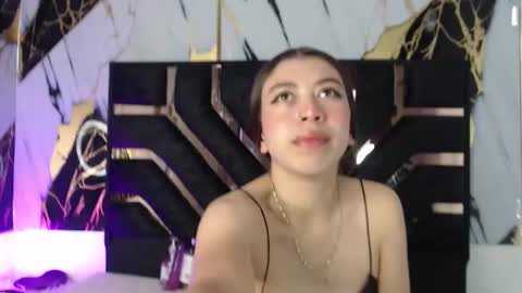 chloe chain online show from November 2025 11:54:01 AM