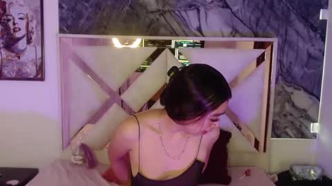 chloe chain online show from November 2025 02:06:02 PM