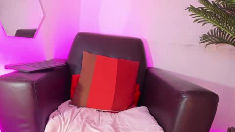 Snapshot of chloee_adams_ chatting on March 2025 11:05:01 PM Chloe online show from March 2025 11:05:01 PM