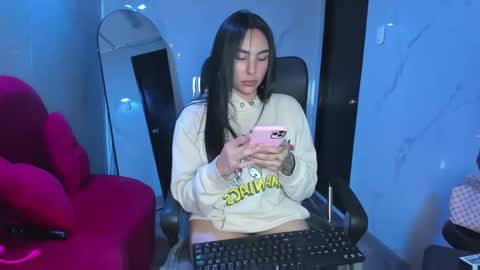 ChloeeThompson online show from November 2025 03:06:01 AM