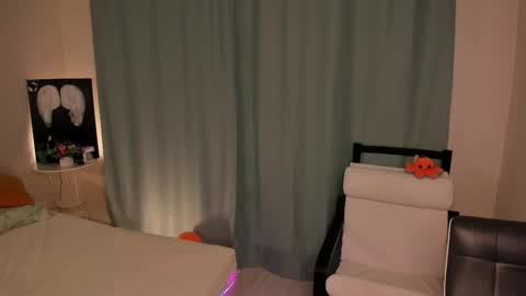 Snapshot of chloeees420 chatting on November 2025 12:34:01 PM Chloe online show from November 2025 12:34:01 PM