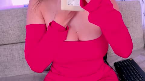 chloegils online show from October 2025 01:45:02 PM