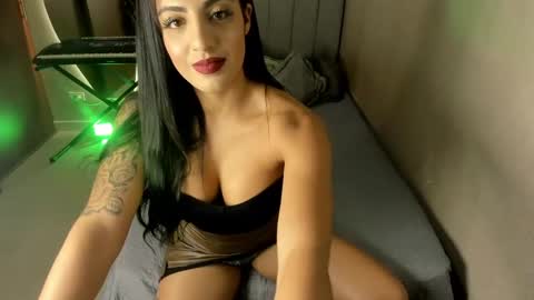 Laura  independent model online show from December 2024 11:34:02 PM
