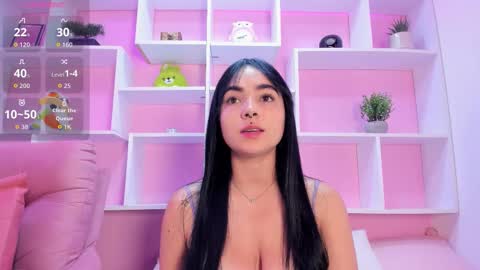 Chloe online show from November 2025 11:45:01 AM