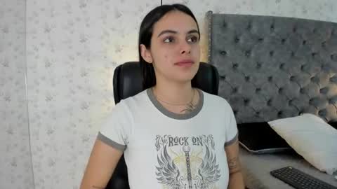 Snapshot of chloeharper_ chatting on July 2026 03:05:01 PM Chloe Harper online show from July 2026 03:05:01 PM