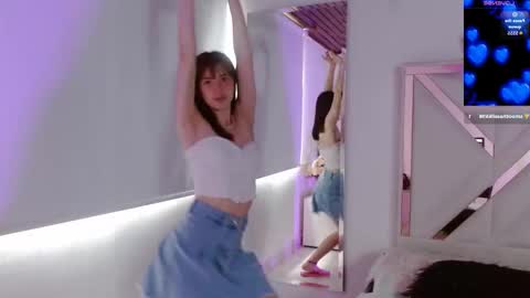 Chloe online show from October 2025 03:31:02 PM