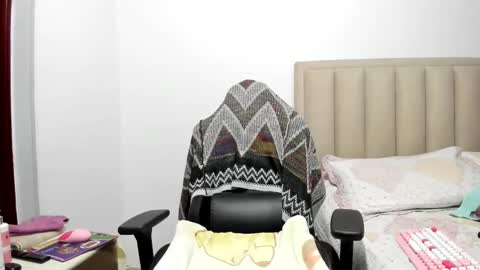 chloemiller   online show from April 2026 05:54:01 PM