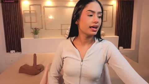 Chloe Moon online show from November 2025 11:38:02 AM