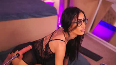 Chlo online show from December 2025 06:41:02 AM