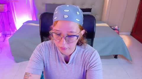 Snapshot of chloerossee chatting on June 2026 07:29:01 PM Chloe rosse online show from June 2026 07:29:01 PM