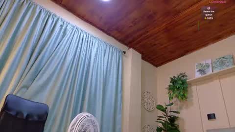 Snapshot of chloerossee chatting on June 2026 01:15:01 AM Chloe rosse online show from June 2026 01:15:01 AM