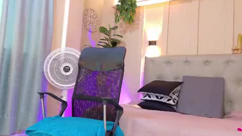 Snapshot of chloerossee chatting on July 2026 01:04:02 PM Chloe rosse online show from July 2026 01:04:02 PM