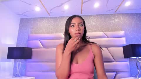 Snapshot of chloetaylorr_ chatting on January 2025 12:48:01 AM CHLOE online show from January 2025 12:48:01 AM