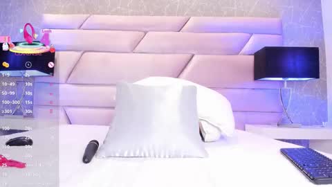 Snapshot of chloetaylorr_ chatting on September 2025 10:43:01 PM CHLOE online show from September 2025 10:43:01 PM