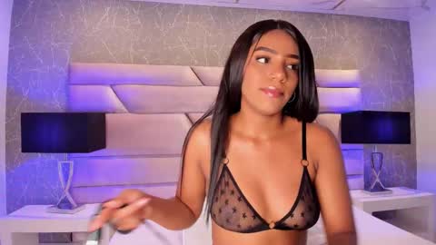 Snapshot of chloetaylorr_ chatting on September 2025 07:52:01 PM CHLOE online show from September 2025 07:52:01 PM