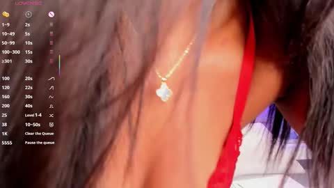 Snapshot of chloetaylorr_ chatting on November 2025 12:44:01 AM CHLOE online show from November 2025 12:44:01 AM