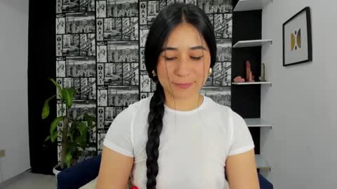 ChloeTurner  online show from February 2025 04:00:02 PM