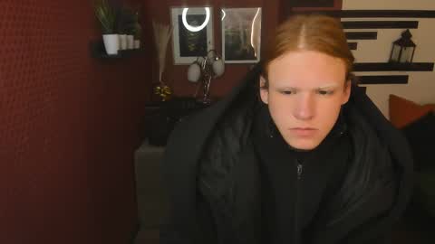 Chloe online show from November 2025 11:00:01 AM