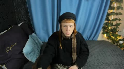 Chloe online show from December 2025 01:28:01 PM