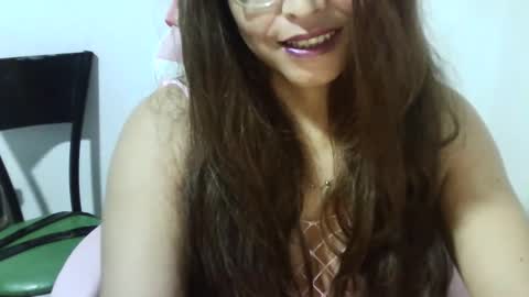 Snapshot of chochohot45 chatting on February 2025 03:37:01 AM chochohot45 online show from February 2025 03:37:01 AM