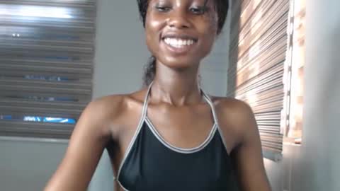 choco_petitqueen online show from December 2025 02:33:01 PM