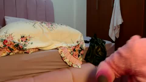 Snapshot of chocolate_desiree chatting on June 2026 08:17:01 AM Lofti online show from June 2026 08:17:01 AM