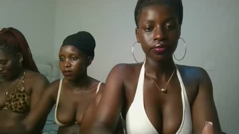 Iva online show from October 2025 07:04:02 PM