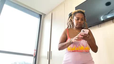 ChocolateCakeQueen online show from February 2025 07:10:02 PM