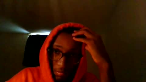 Chocolatinhermoso online show from December 2024 04:31:01 PM