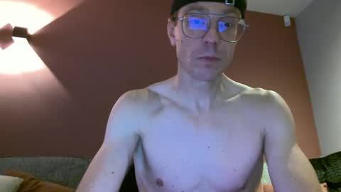 Chouffie online show from November 2025 07:17:01 PM