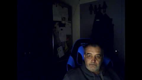 Chris online show from October 2025 04:00:02 AM