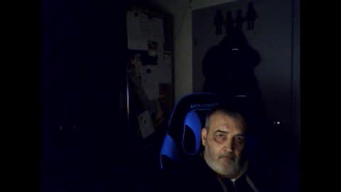 Chris online show from November 2025 08:22:02 PM