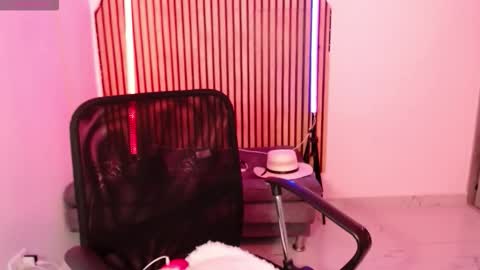 cris         Twitter magnum101010 insta magnumc20 online show from March 2026 06:46:02 PM