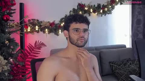 Im Chirs IM MODEL INDEPENDT online show from December 2024 06:17:02 PM